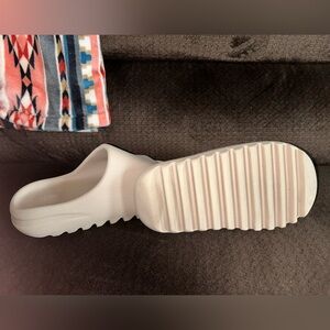 Adidas Yeezy Slides 5.5Y Sand Color